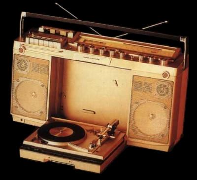 Boombox With Turntable